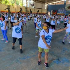 O início do projeto contou com 120 idosas, que tiveram aula de dança e ginástica - Divulgação