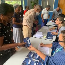 Entrega de cartões alimentação a idosos em situação de vulnerabilidade alimentar